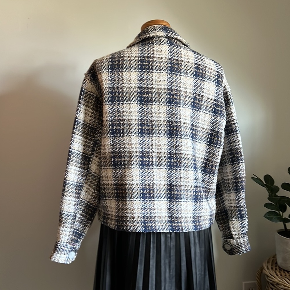 BOUCLE Jacket - Picture 6 of 10